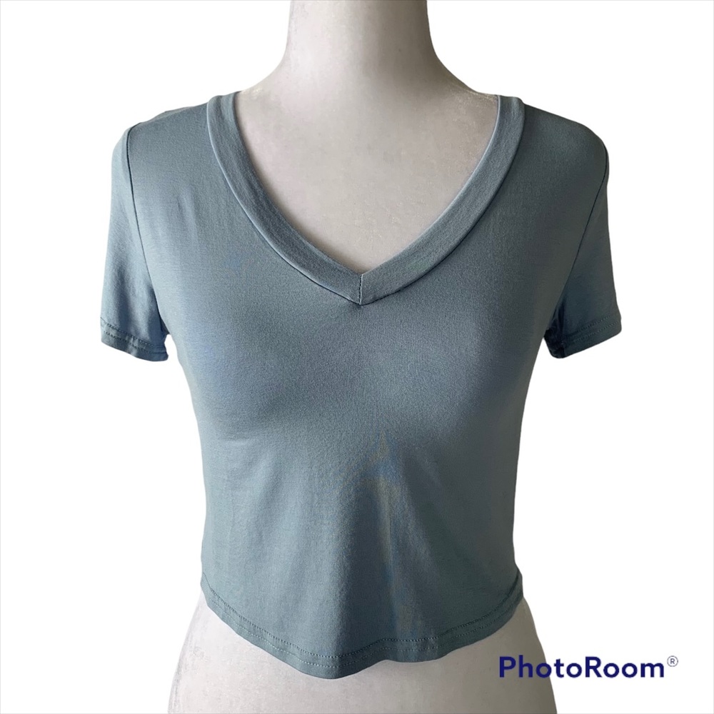 POL Women’s M Blue V Neck Cropped Short Sleeve T Shirt NEW - Picture 1 of 5